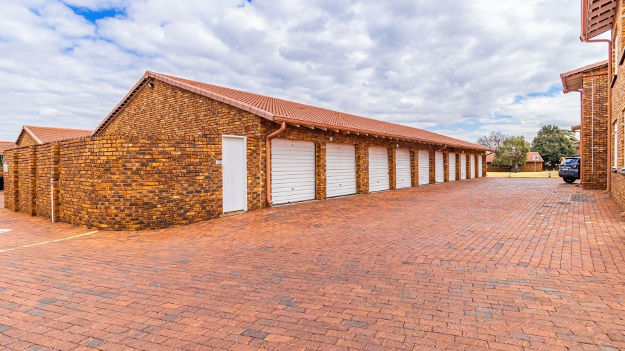 2 Bedroom Property for Sale in Northmead Gauteng