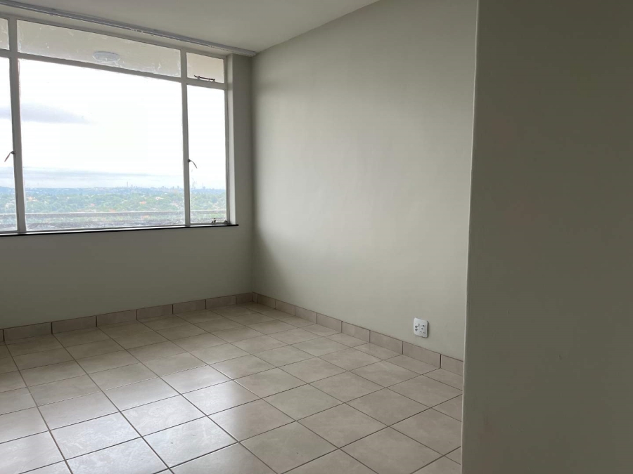 To Let 2 Bedroom Property for Rent in Constantia Kloof Gauteng