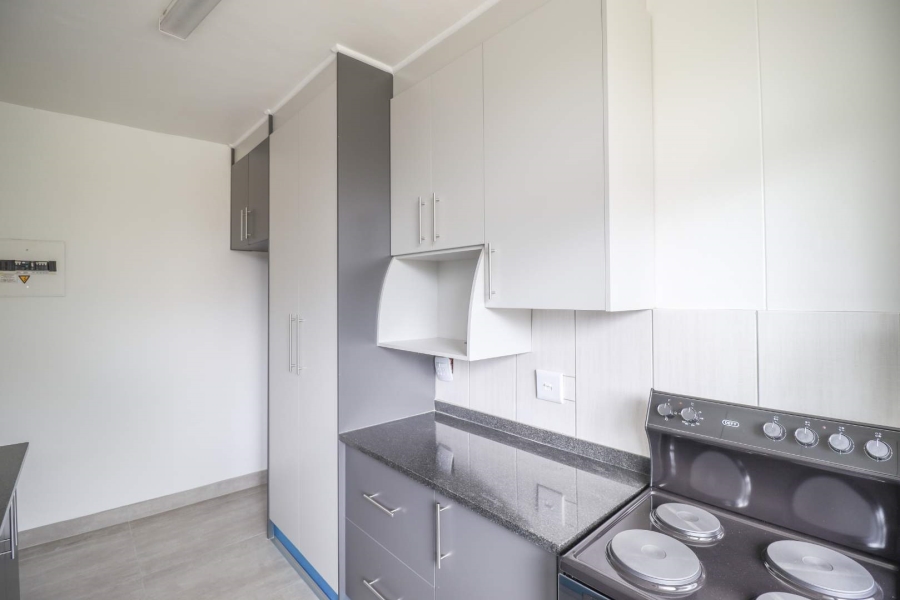 To Let 2 Bedroom Property for Rent in Constantia Kloof Gauteng