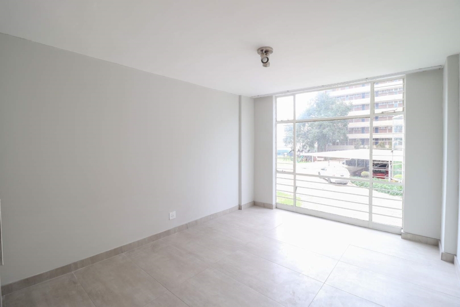 To Let 2 Bedroom Property for Rent in Constantia Kloof Gauteng