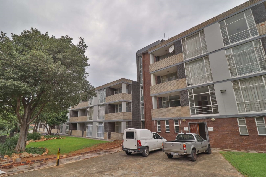 To Let 2 Bedroom Property for Rent in Constantia Kloof Gauteng