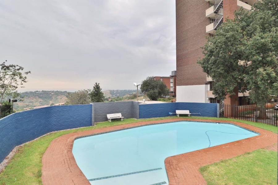 To Let 2 Bedroom Property for Rent in Constantia Kloof Gauteng