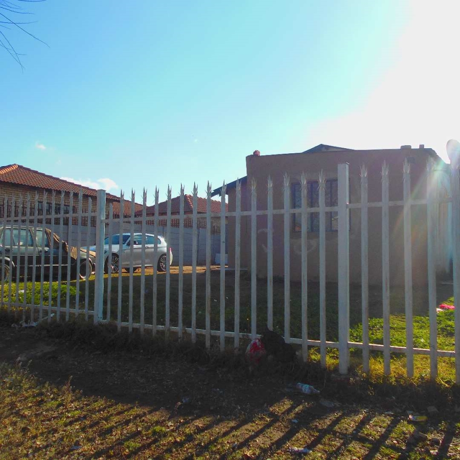 2 Bedroom Property for Sale in Palm Ridge Gauteng