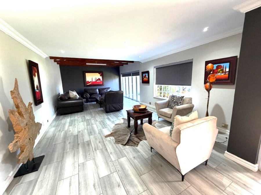 3 Bedroom Property for Sale in Faerie Glen Gauteng