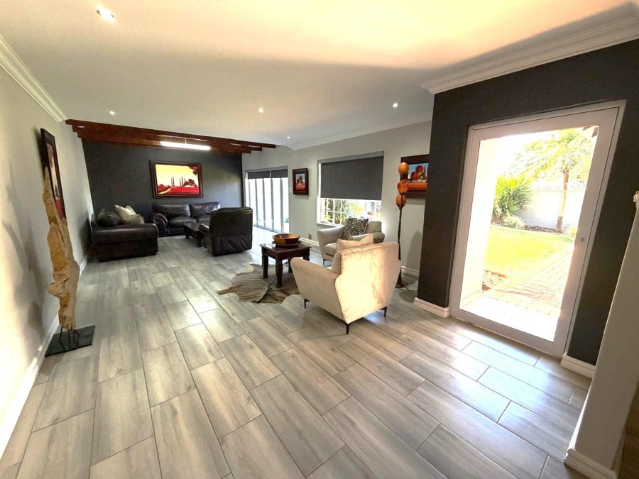 3 Bedroom Property for Sale in Faerie Glen Gauteng