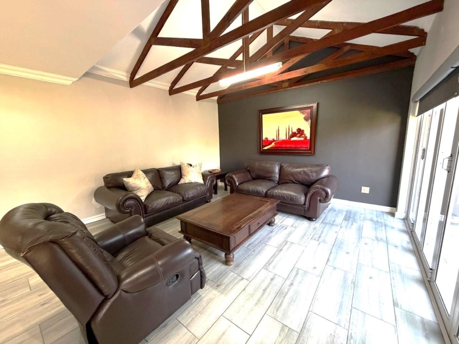 3 Bedroom Property for Sale in Faerie Glen Gauteng