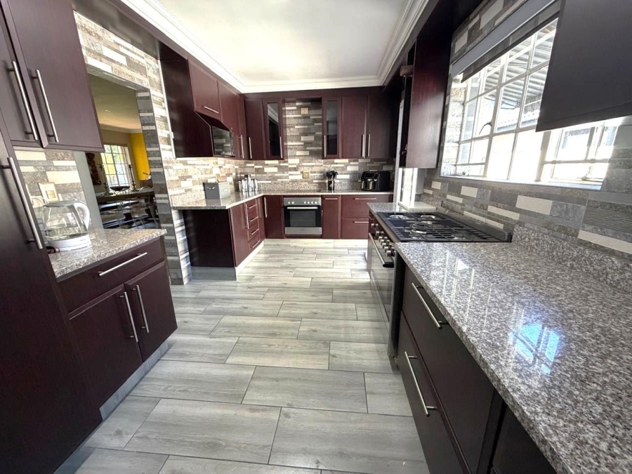 3 Bedroom Property for Sale in Faerie Glen Gauteng