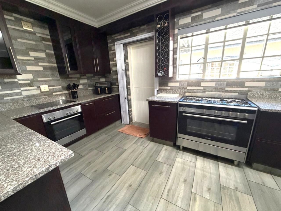 3 Bedroom Property for Sale in Faerie Glen Gauteng