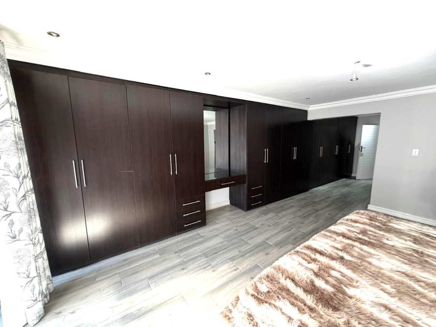 3 Bedroom Property for Sale in Faerie Glen Gauteng