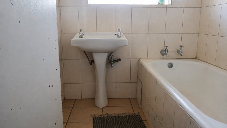 0 Bedroom Property for Sale in Rhodesfield Gauteng