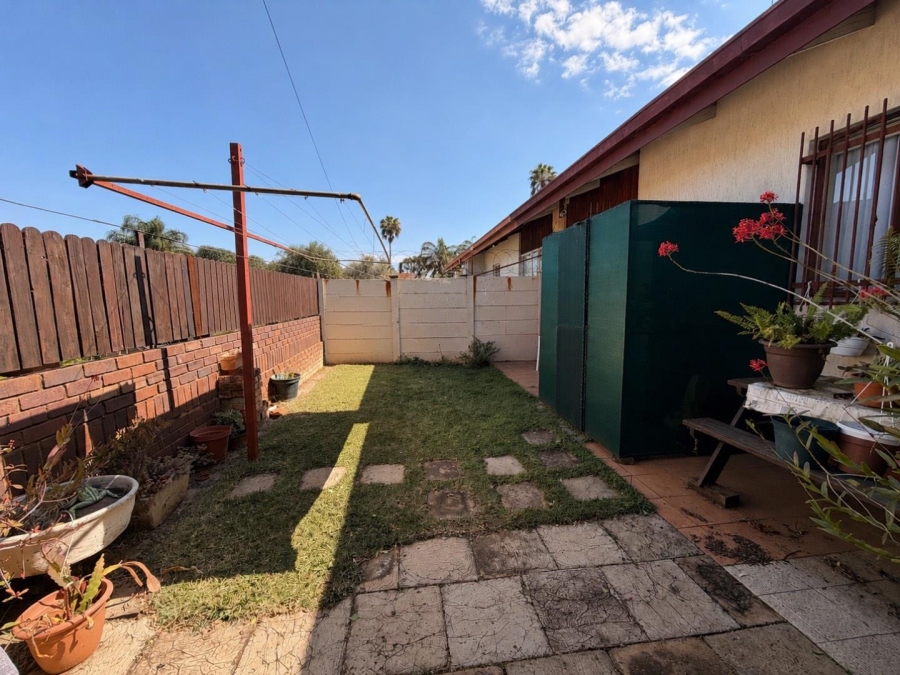 3 Bedroom Property for Sale in Mountain View Gauteng