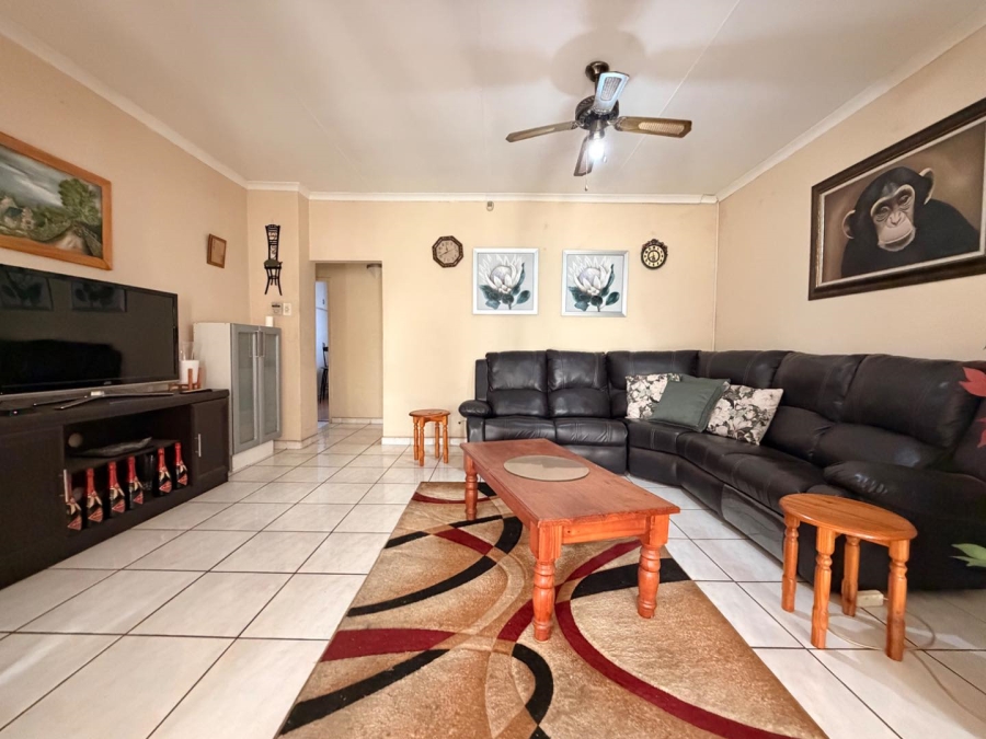 3 Bedroom Property for Sale in Mountain View Gauteng