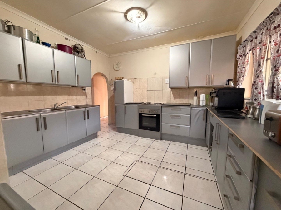 3 Bedroom Property for Sale in Mountain View Gauteng