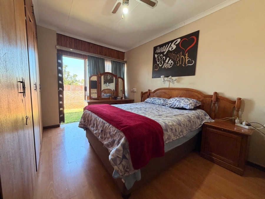 3 Bedroom Property for Sale in Mountain View Gauteng