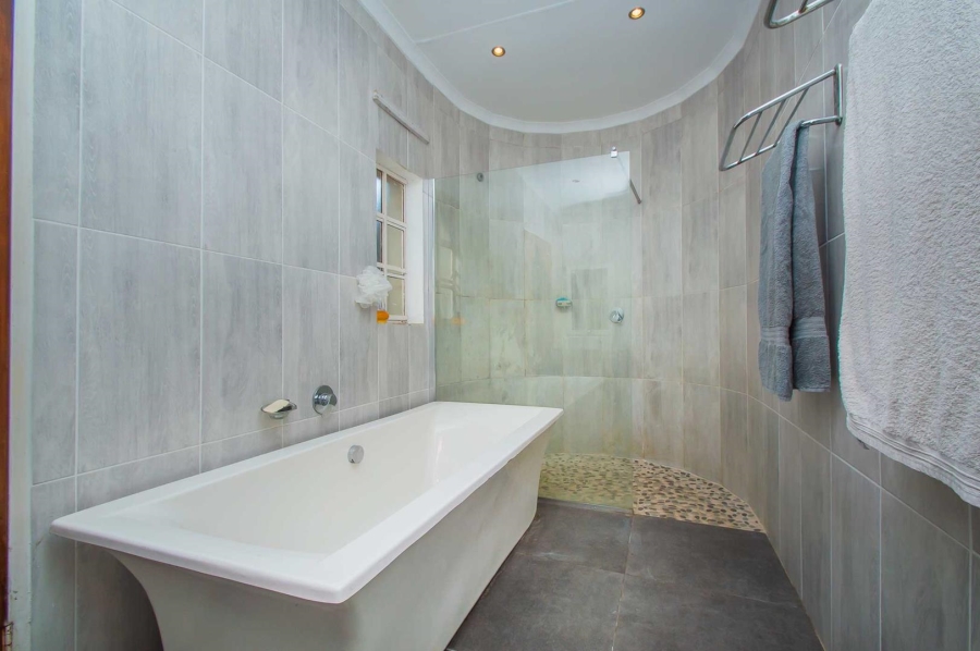 3 Bedroom Property for Sale in Bromhof Gauteng