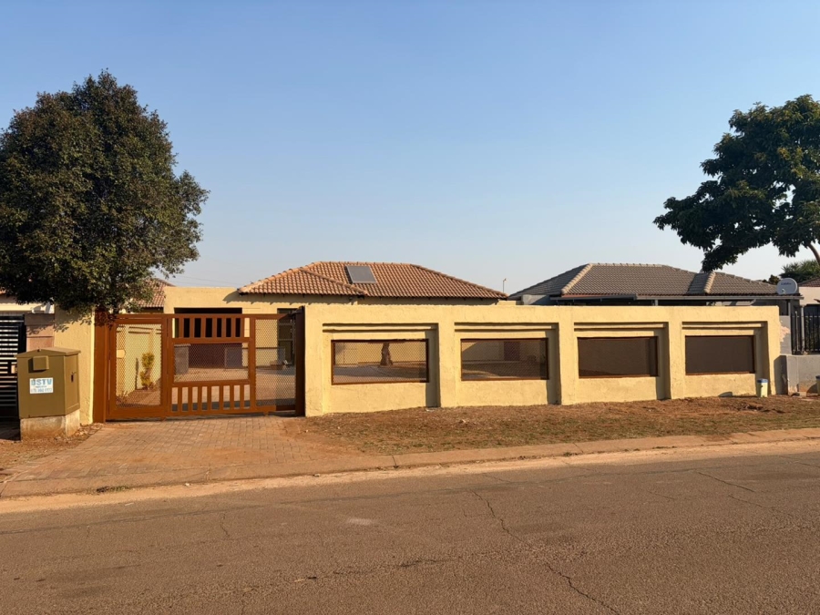 2 Bedroom Property for Sale in Rosslyn Gauteng