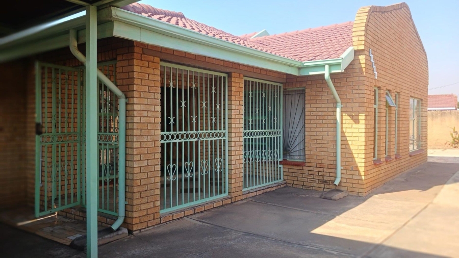 3 Bedroom Property for Sale in Mabopane Unit B Gauteng