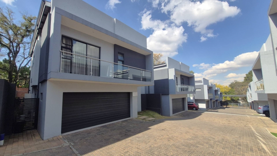 3 Bedroom Property for Sale in Bryanston East Gauteng