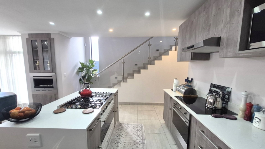 3 Bedroom Property for Sale in Bryanston East Gauteng