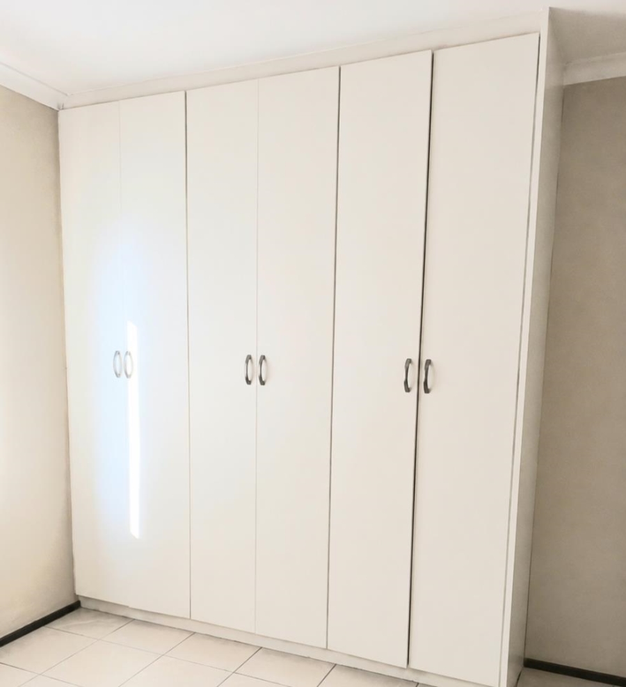 2 Bedroom Property for Sale in Bardene Gauteng