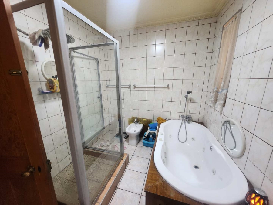 2 Bedroom Property for Sale in Regents Park Gauteng