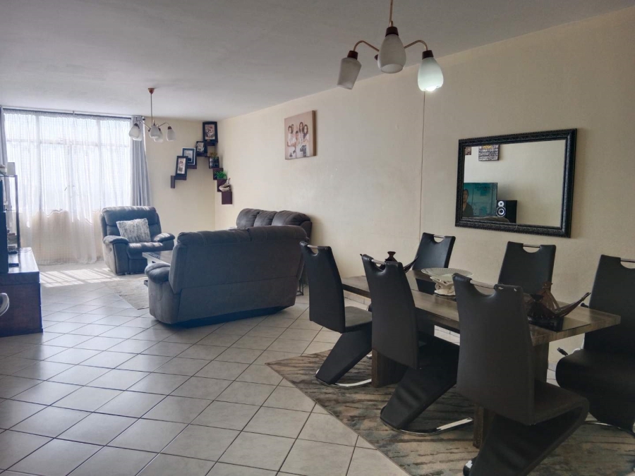 2 Bedroom Property for Sale in Bedford Gardens Gauteng
