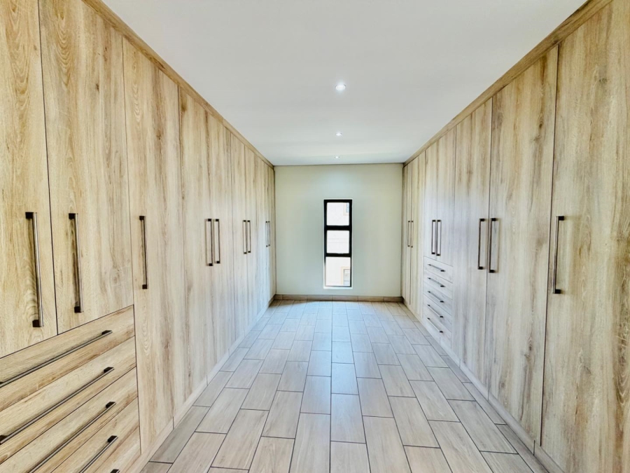 4 Bedroom Property for Sale in Blue Valley Golf Estate Gauteng