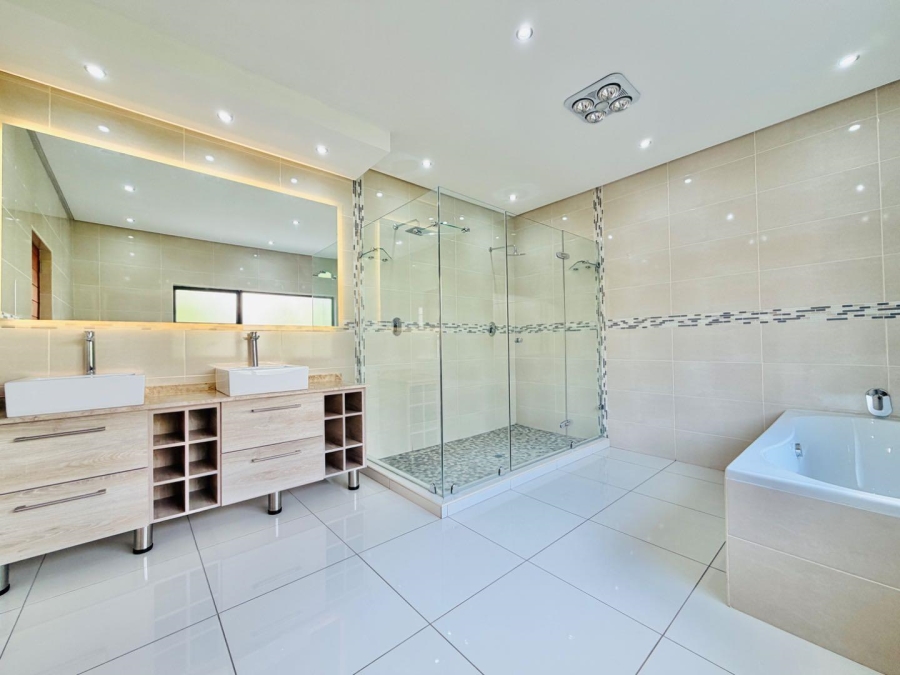 4 Bedroom Property for Sale in Blue Valley Golf Estate Gauteng