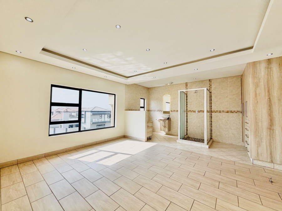 4 Bedroom Property for Sale in Blue Valley Golf Estate Gauteng