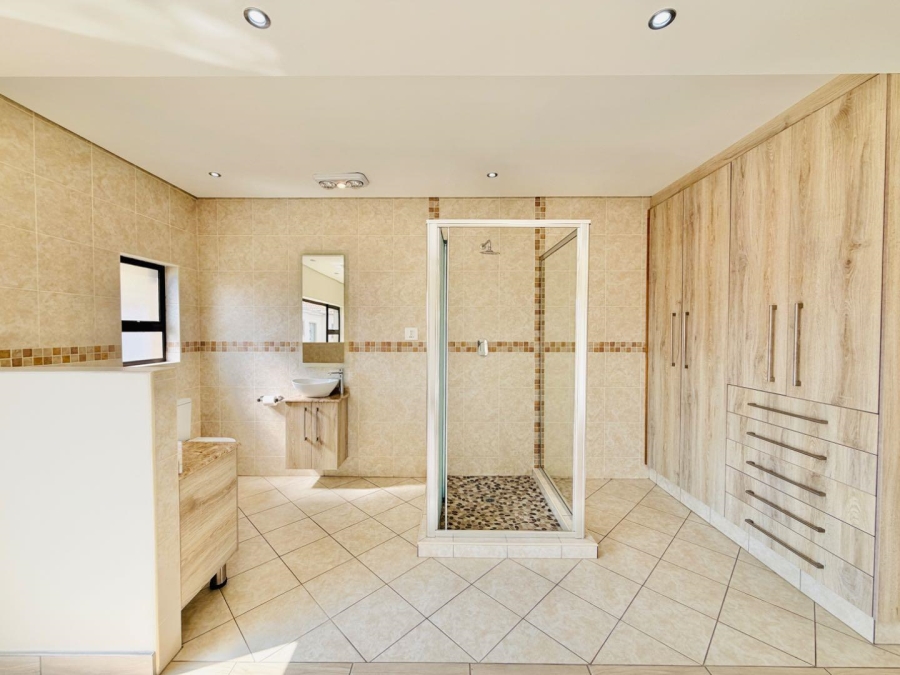 4 Bedroom Property for Sale in Blue Valley Golf Estate Gauteng
