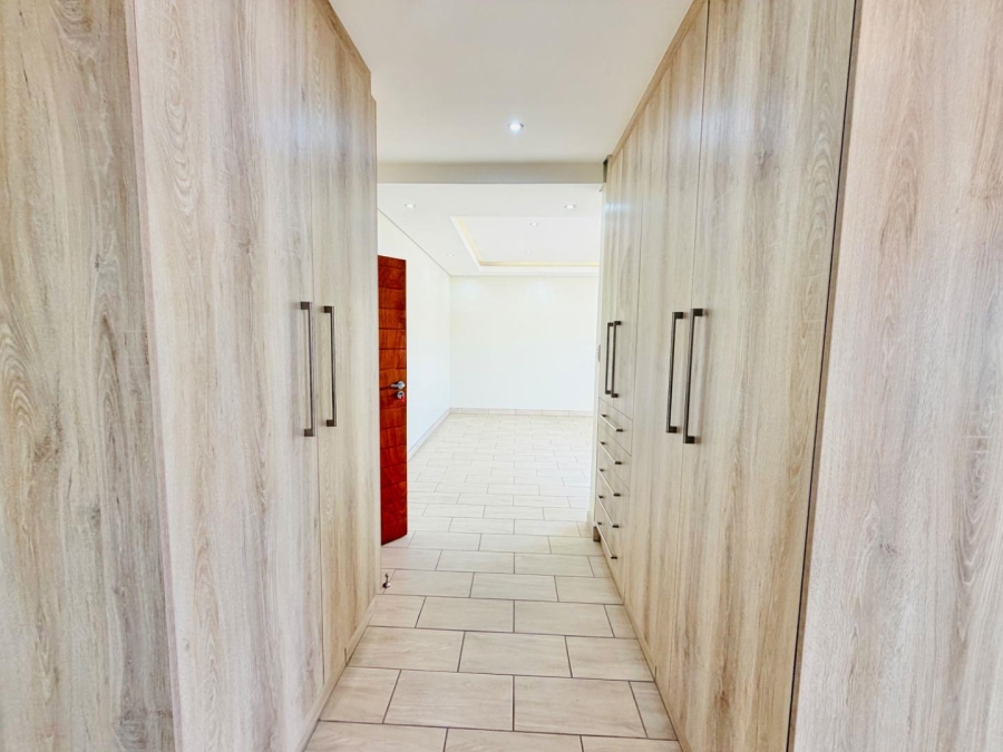 4 Bedroom Property for Sale in Blue Valley Golf Estate Gauteng