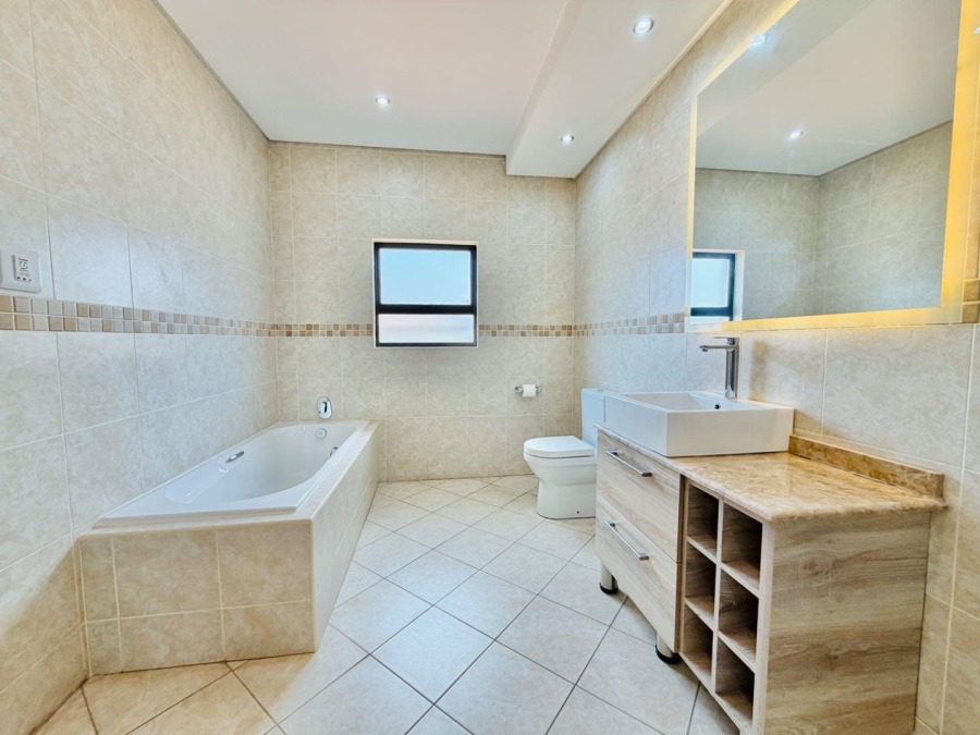4 Bedroom Property for Sale in Blue Valley Golf Estate Gauteng