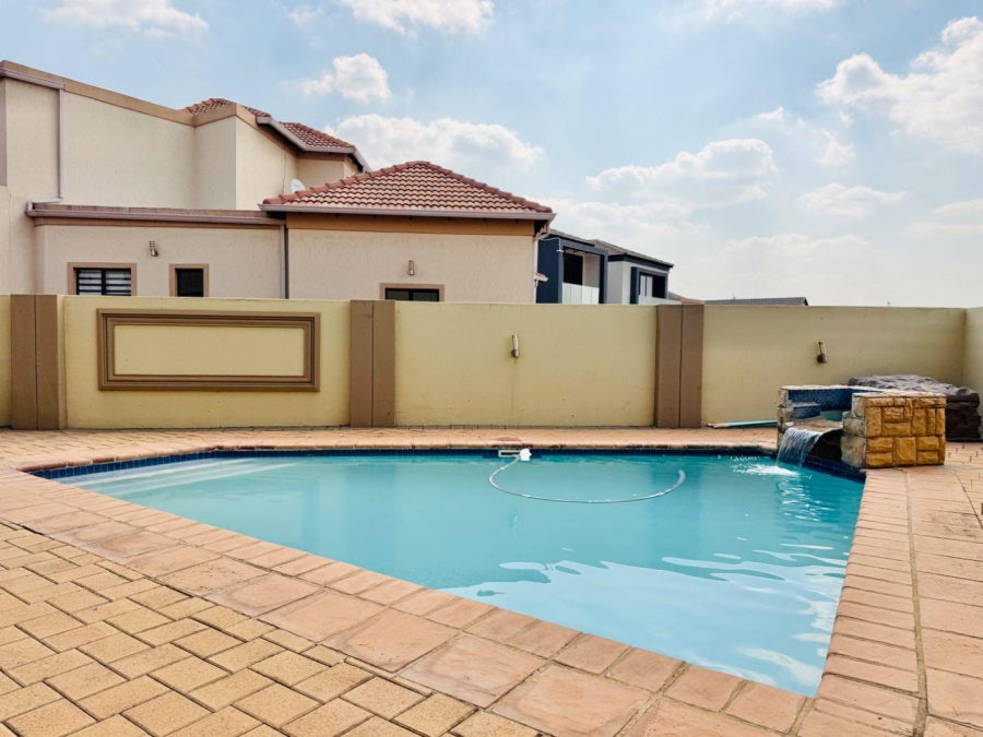 4 Bedroom Property for Sale in Blue Valley Golf Estate Gauteng