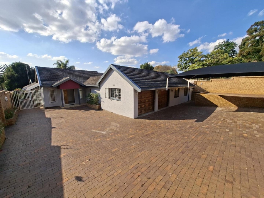 4 Bedroom Property for Sale in Lyndhurst Gauteng