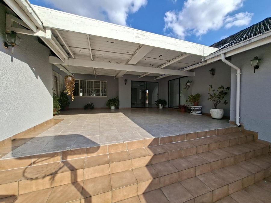 4 Bedroom Property for Sale in Lyndhurst Gauteng