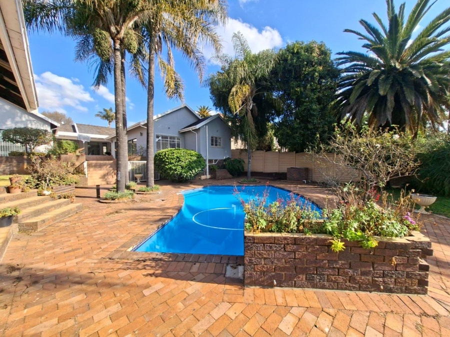 4 Bedroom Property for Sale in Lyndhurst Gauteng