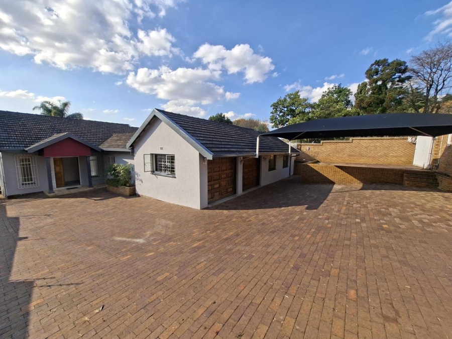 4 Bedroom Property for Sale in Lyndhurst Gauteng