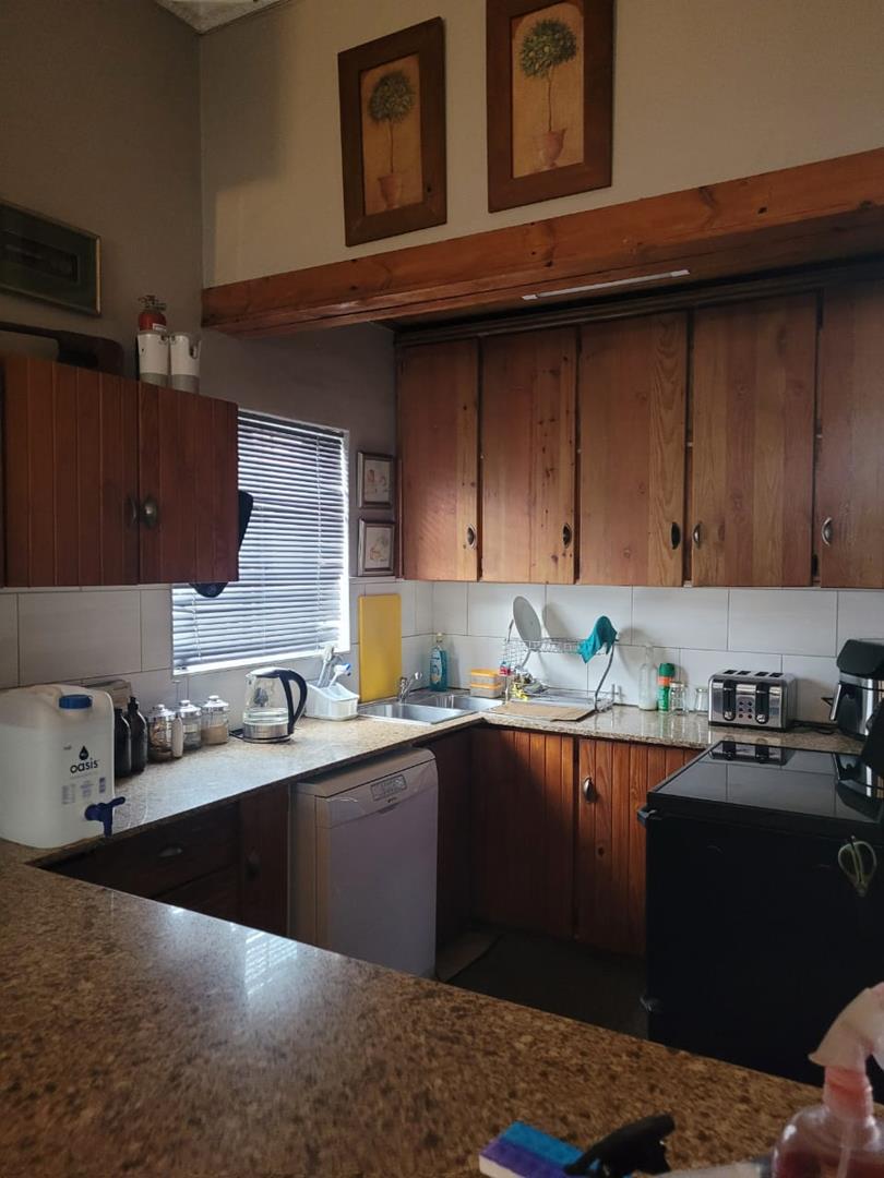 6 Bedroom Property for Sale in Brixton Gauteng
