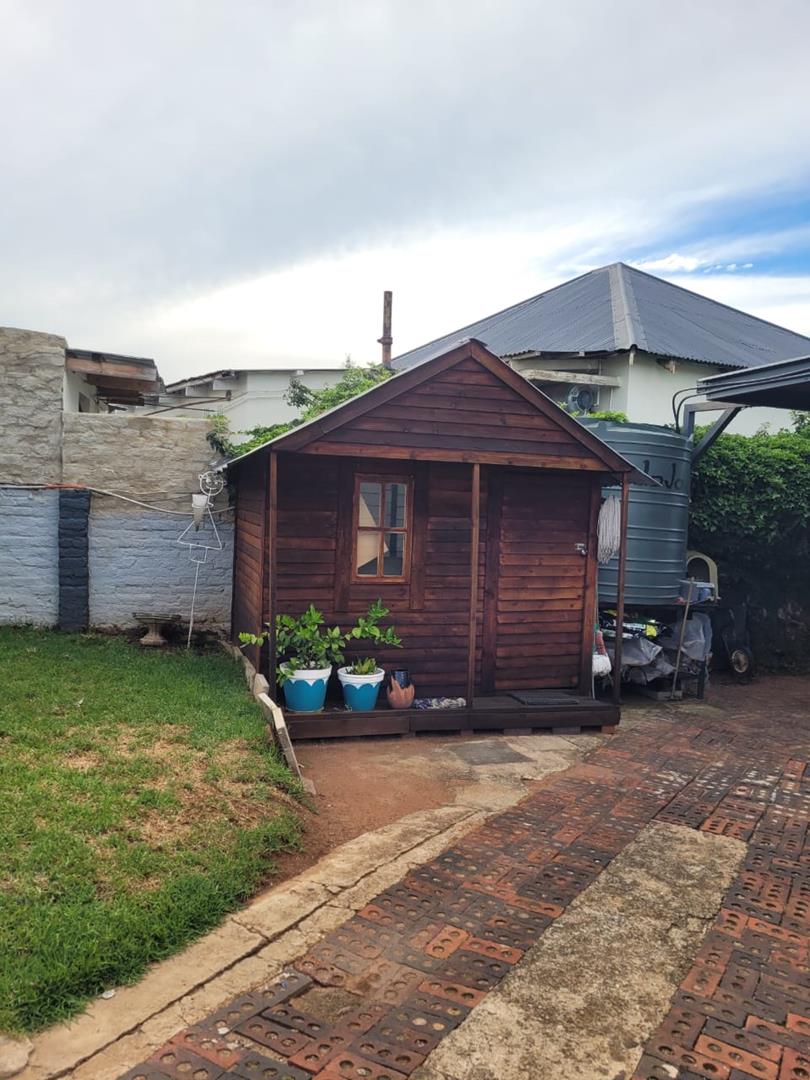 6 Bedroom Property for Sale in Brixton Gauteng