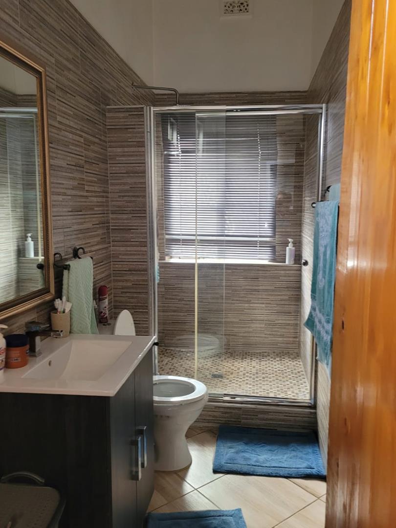 6 Bedroom Property for Sale in Brixton Gauteng
