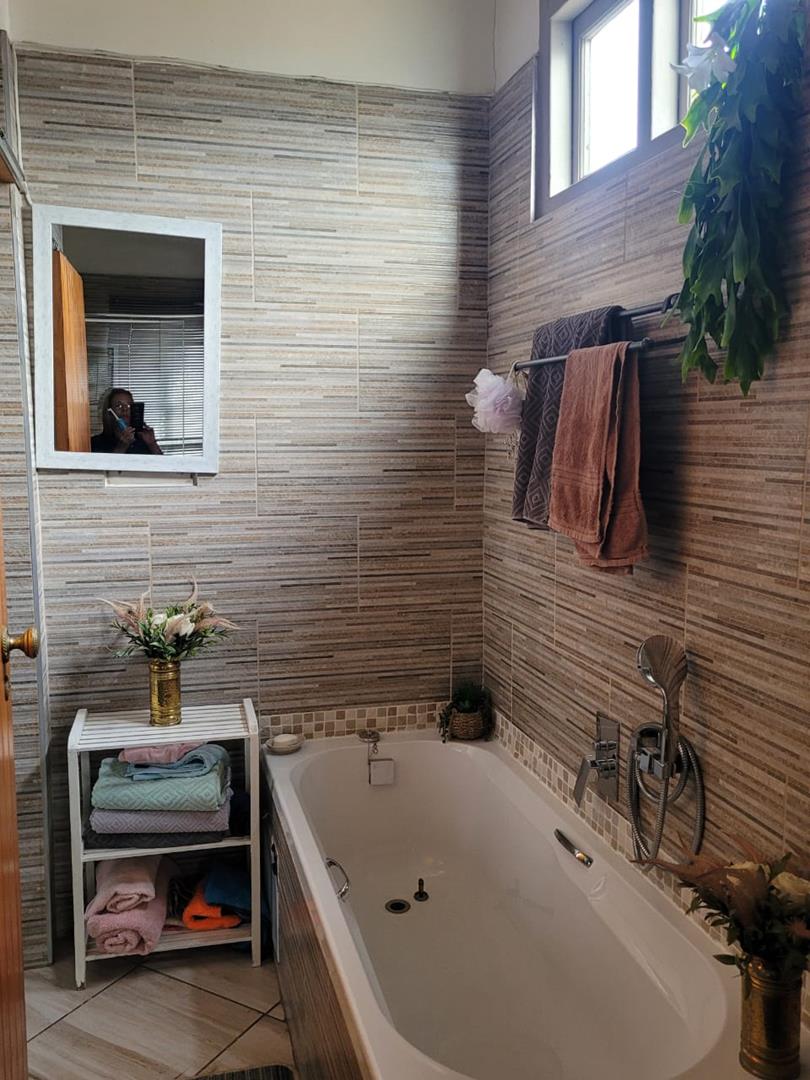 6 Bedroom Property for Sale in Brixton Gauteng