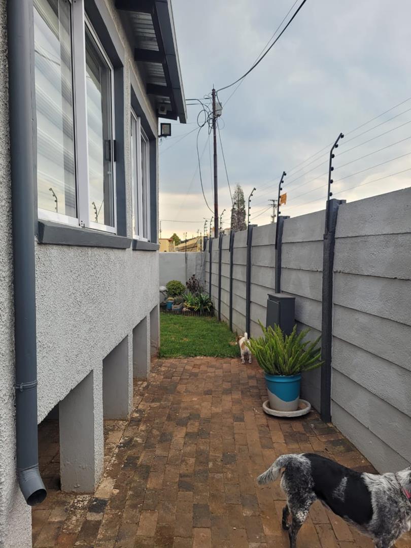 6 Bedroom Property for Sale in Brixton Gauteng