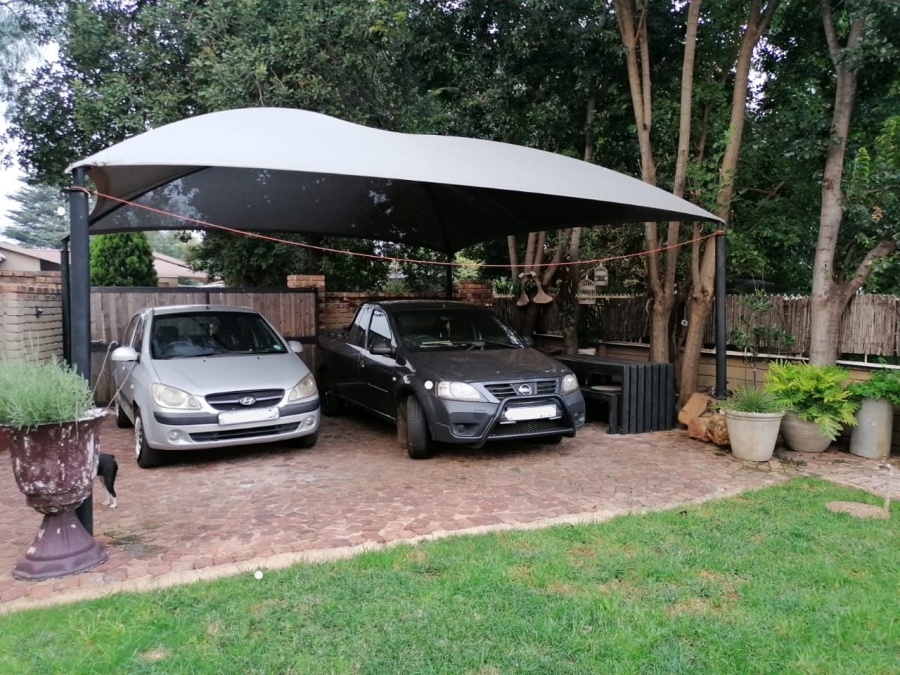 3 Bedroom Property for Sale in Rothdene Gauteng