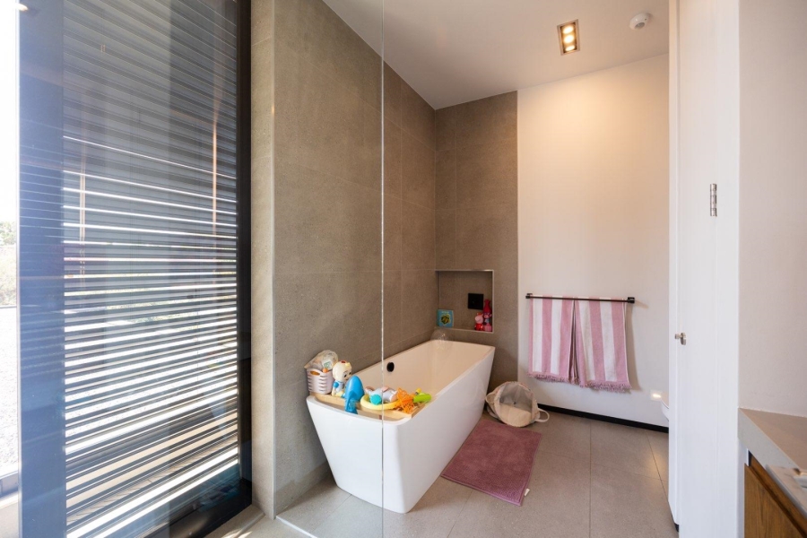 4 Bedroom Property for Sale in Silver Lakes Golf Estate Gauteng