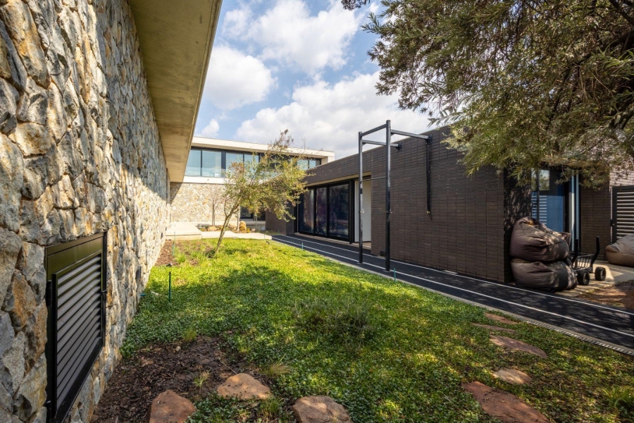 4 Bedroom Property for Sale in Silver Lakes Golf Estate Gauteng