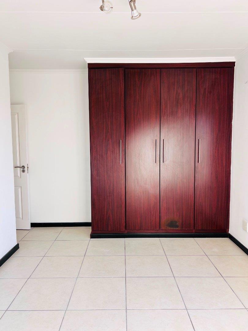 2 Bedroom Property for Sale in Greenstone Hill Gauteng