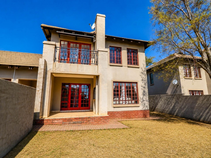 3 Bedroom Property for Sale in Kosmosdal Gauteng