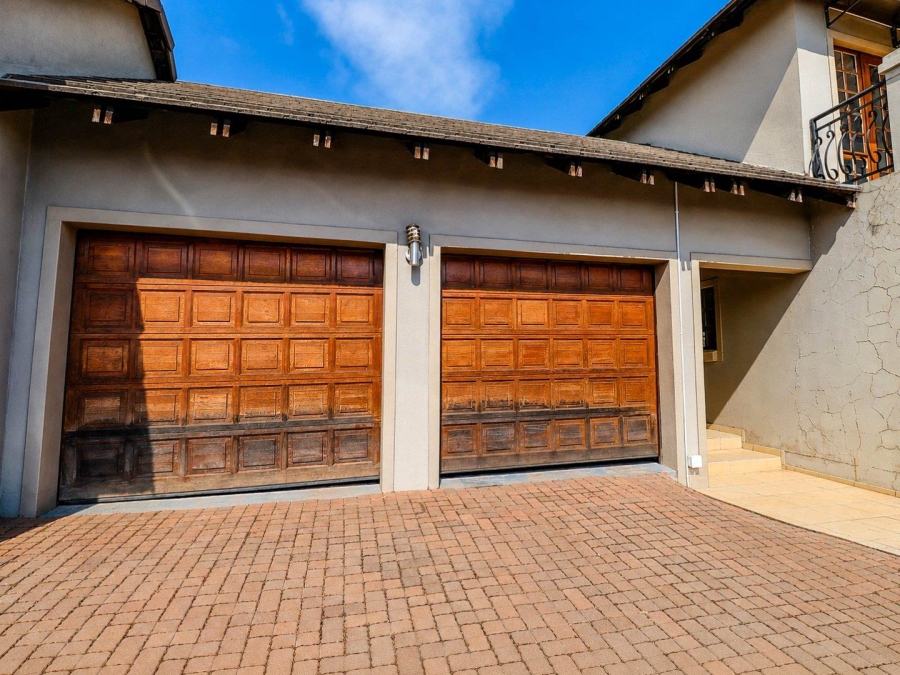 3 Bedroom Property for Sale in Kosmosdal Gauteng