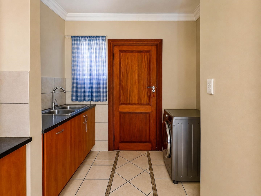 3 Bedroom Property for Sale in Kosmosdal Gauteng