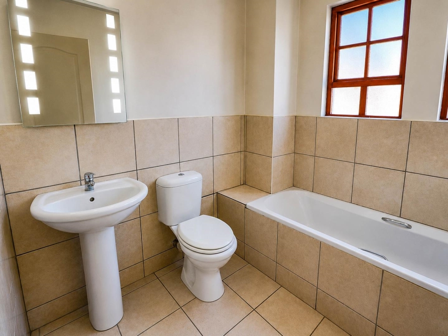 3 Bedroom Property for Sale in Kosmosdal Gauteng